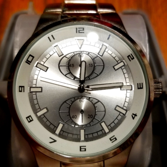 None Other - Mens Watch -Silvertone Brand New